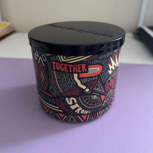 Bath & Body Works | Black History Month Unity Coconut Sandalwood Candle - Picture 4 of 5
